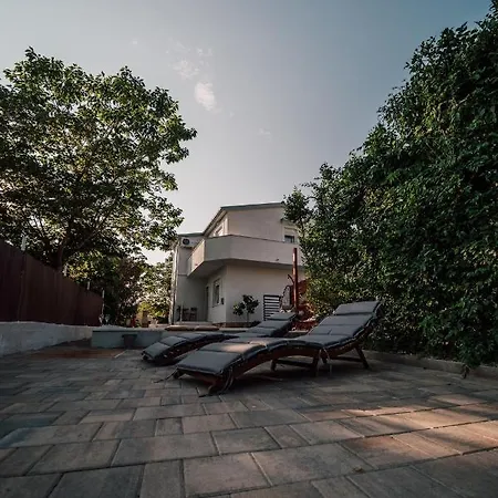 Villa & Blue Razanac